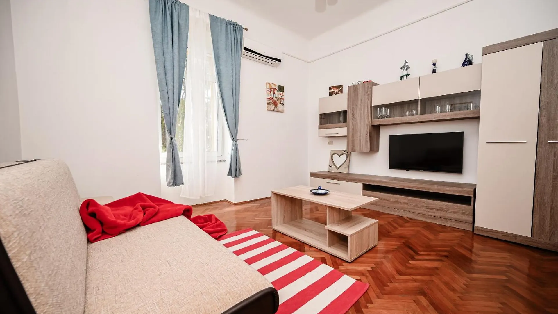 Seafront Apartment Ičići Croaţia