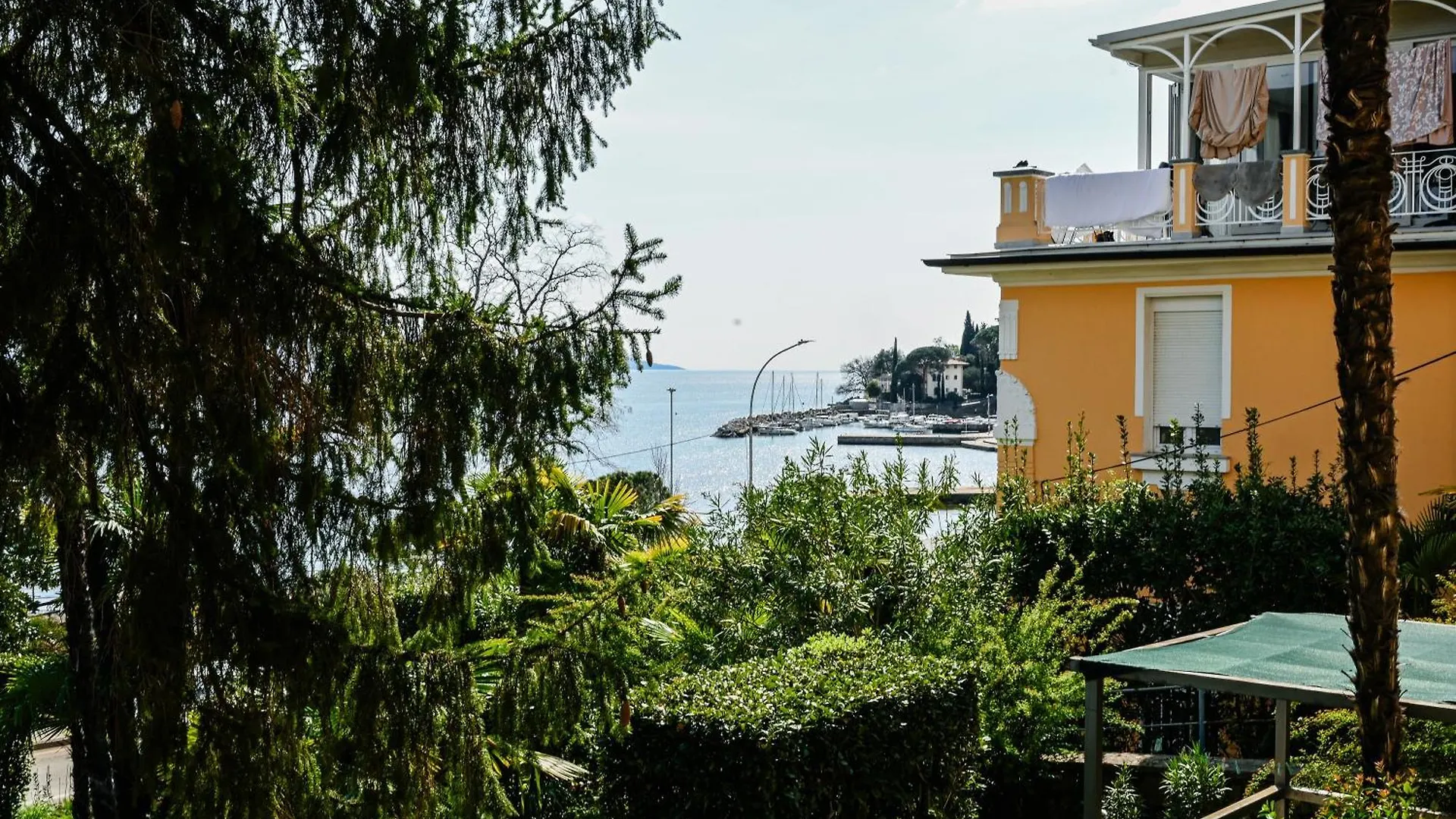 Seafront Apartment Ičići